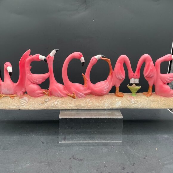 Resin Flamingo Welcome Garden Sign Flamingo Figures Spell Welcome Beach Birds - Picture 1 of 11